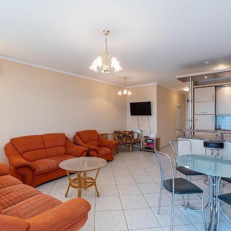 Kek Hullam Apartman By Bltn Daire Siofok Dış mekan fotoğraf