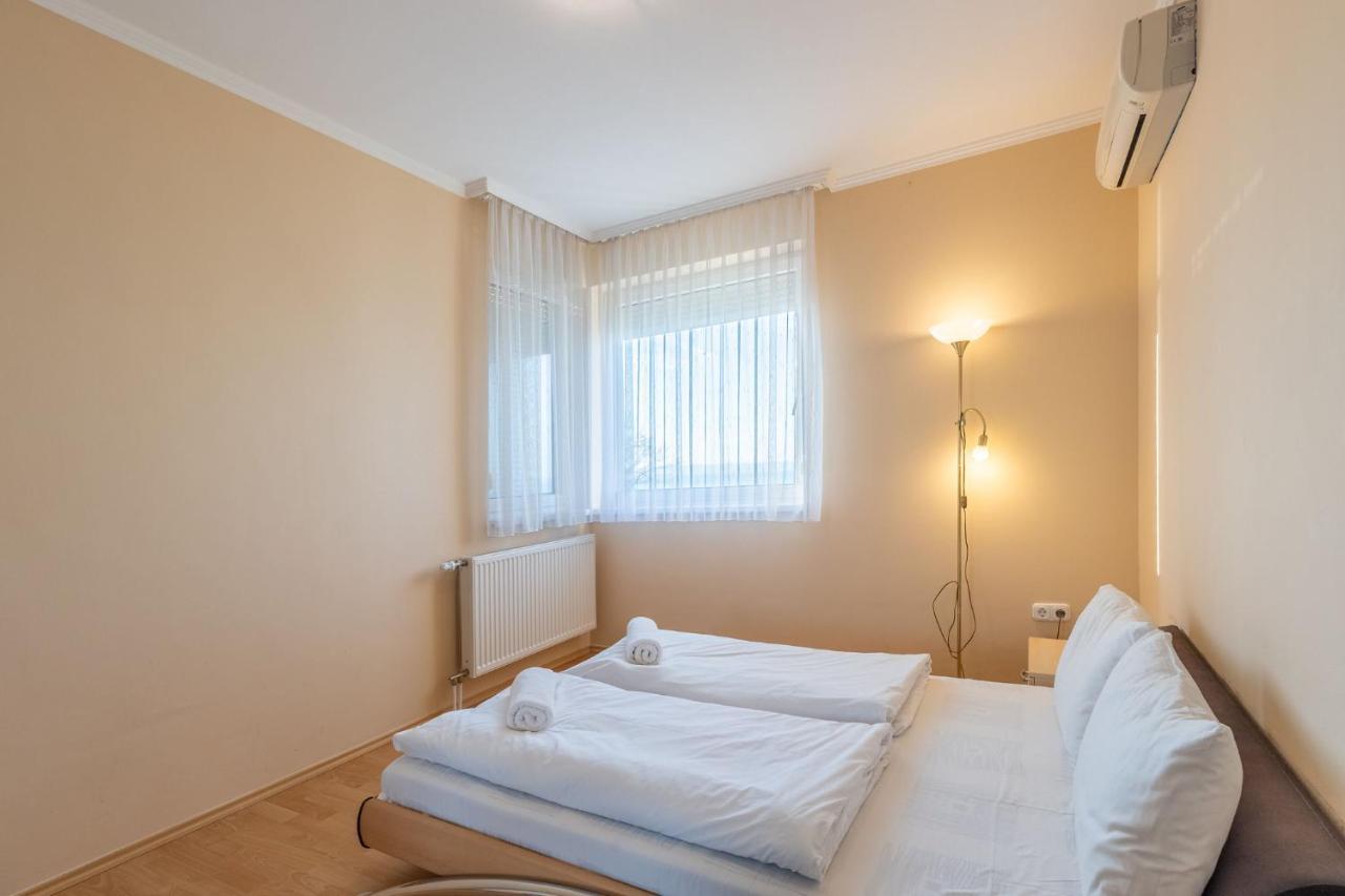 Kek Hullam Apartman By Bltn Daire Siofok Dış mekan fotoğraf